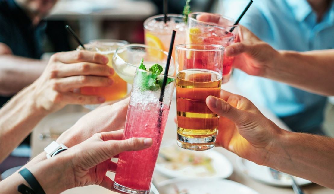 Za zábavu se dnes považuje i konzumace alkoholu